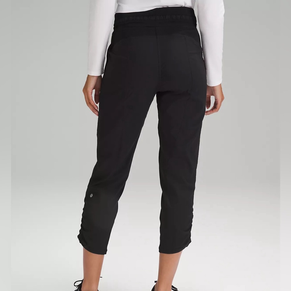 LULULEMON Dance Studio Mid-Rise Cropped Pant